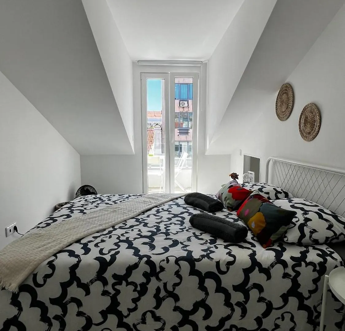 Homestay New Chill Apartment Lisbon Portugal